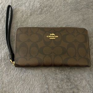 Coach Wristlet Wallet